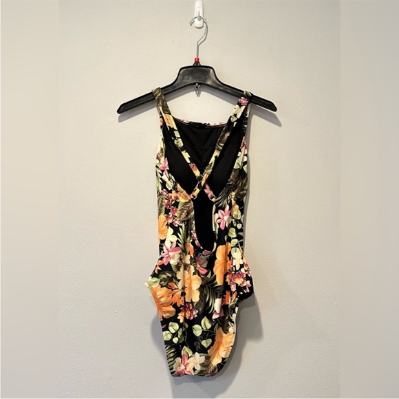 Hurley Floral One-Piece Swimsuit - Picture 5 of 5
